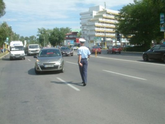 Vitezomani sau băuţi la volan, traşi pe dreapta